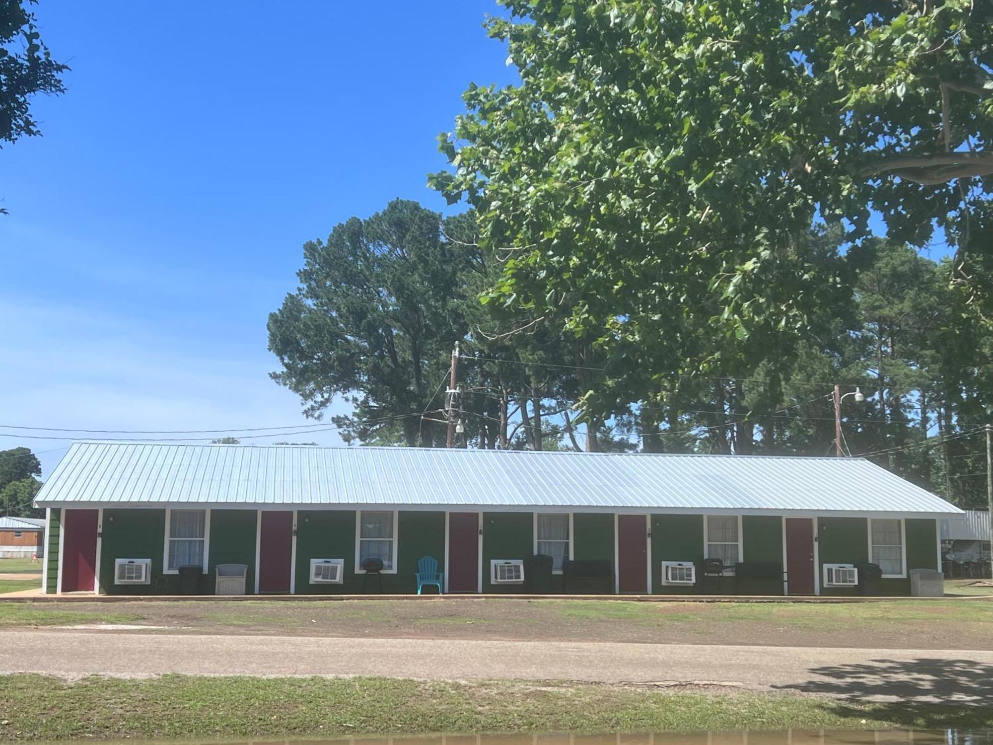 Alpine Lakeside Motel Room Backside Hemphill ภายนอก รูปภาพ